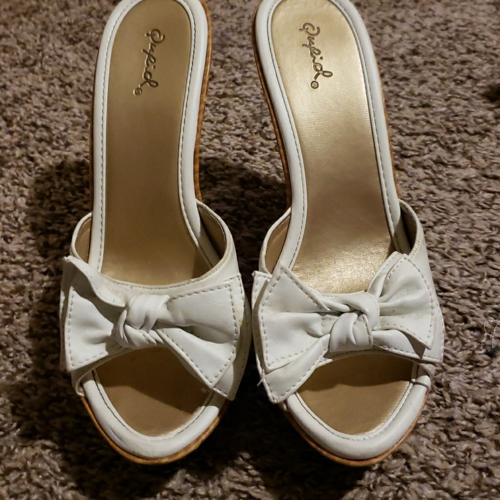 Wedge shoes
